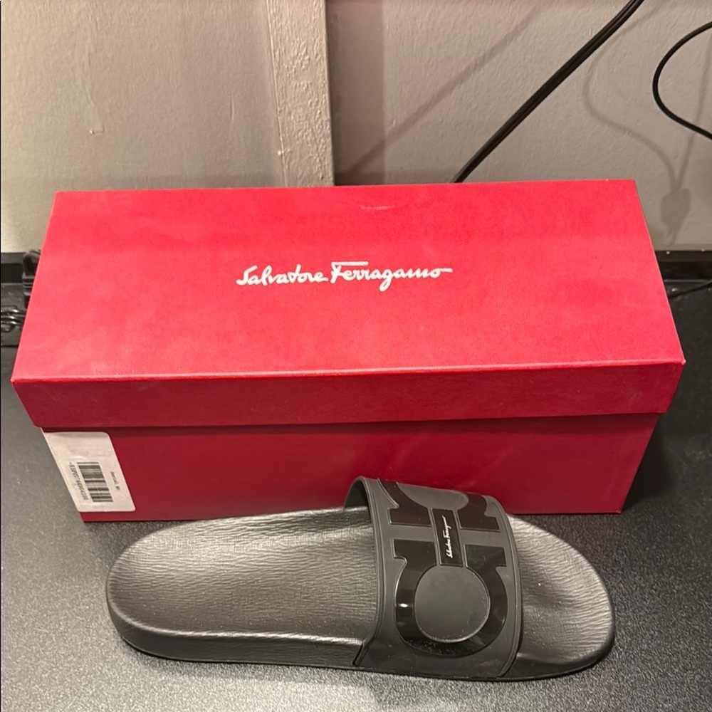 Salvatore Ferragamo Black Logo Slide